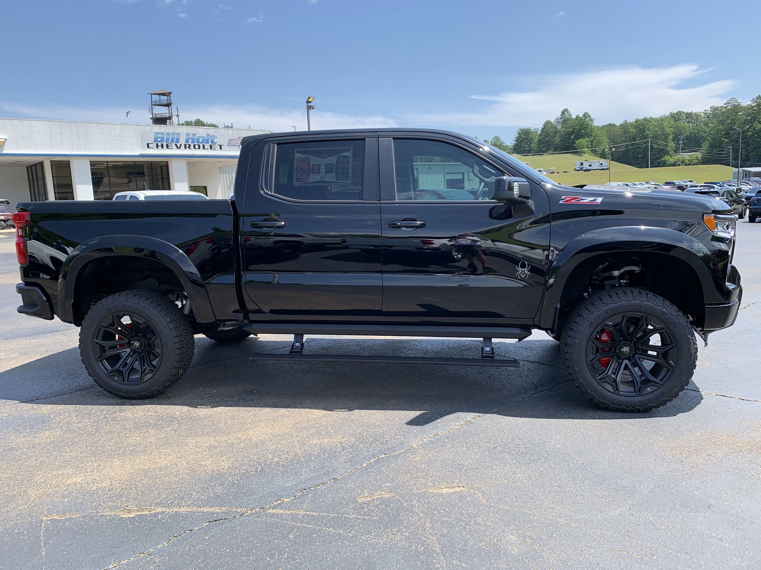 2025 Chevrolet Silverado 1500 RST photo 2