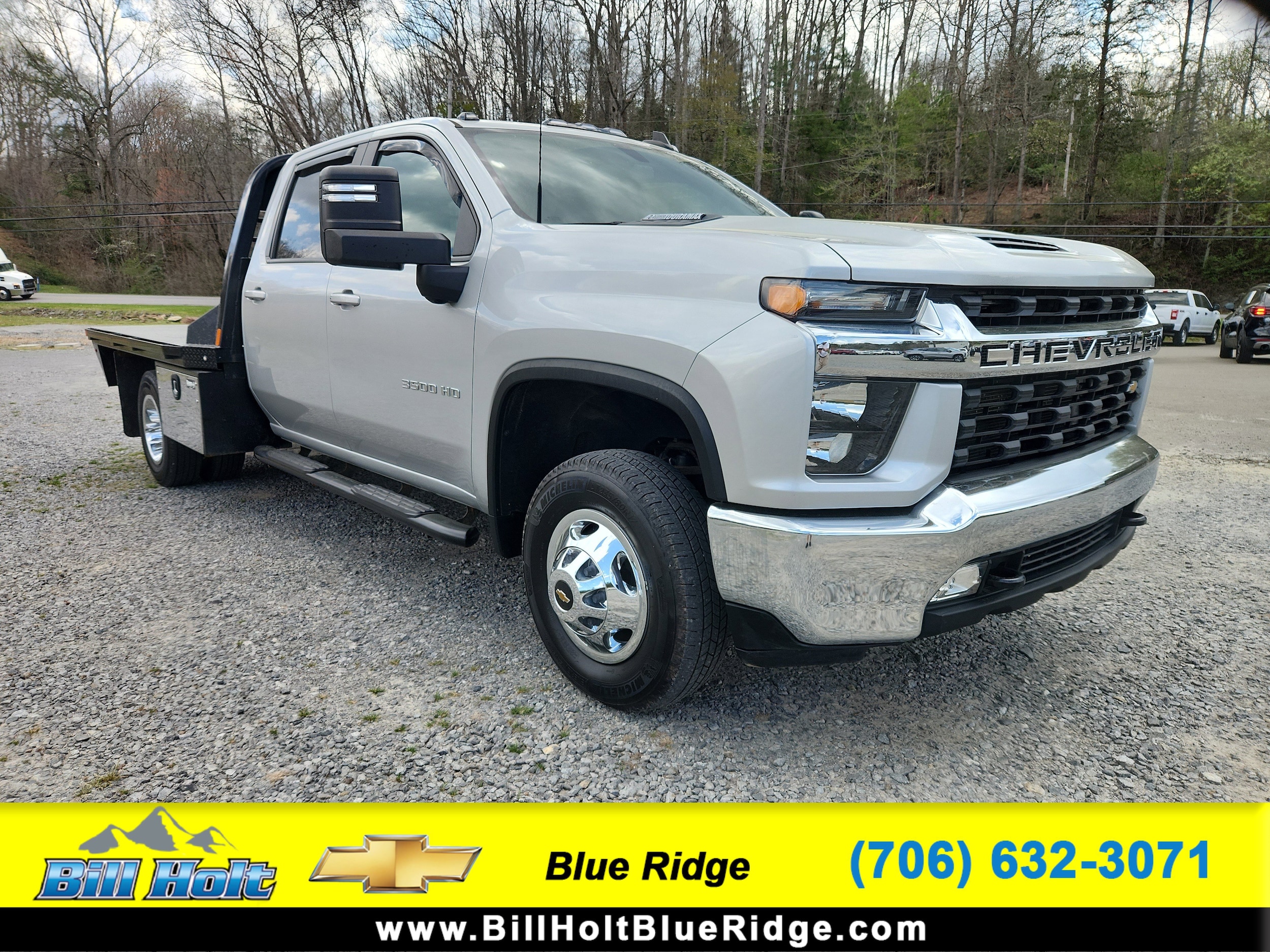 Silver Ice Metallic 2022 Chevrolet Silverado 3500HD Chassis LT Crew Cab 4WD Pickup Truck Four-Wheel Drive Automatic