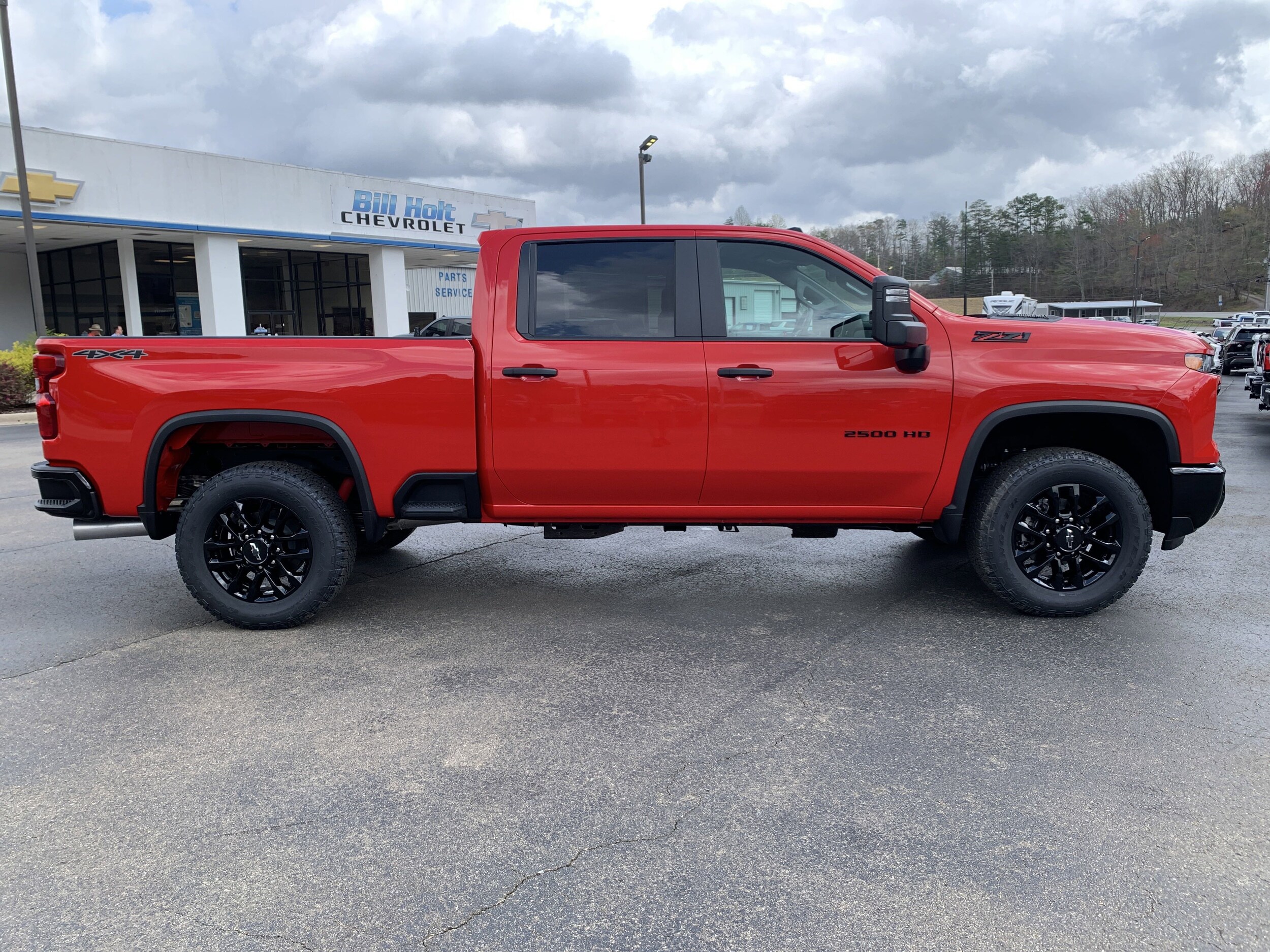 2025 Chevrolet Silverado 2500HD Custom photo 2