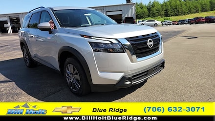 2025 Nissan Pathfinder SV