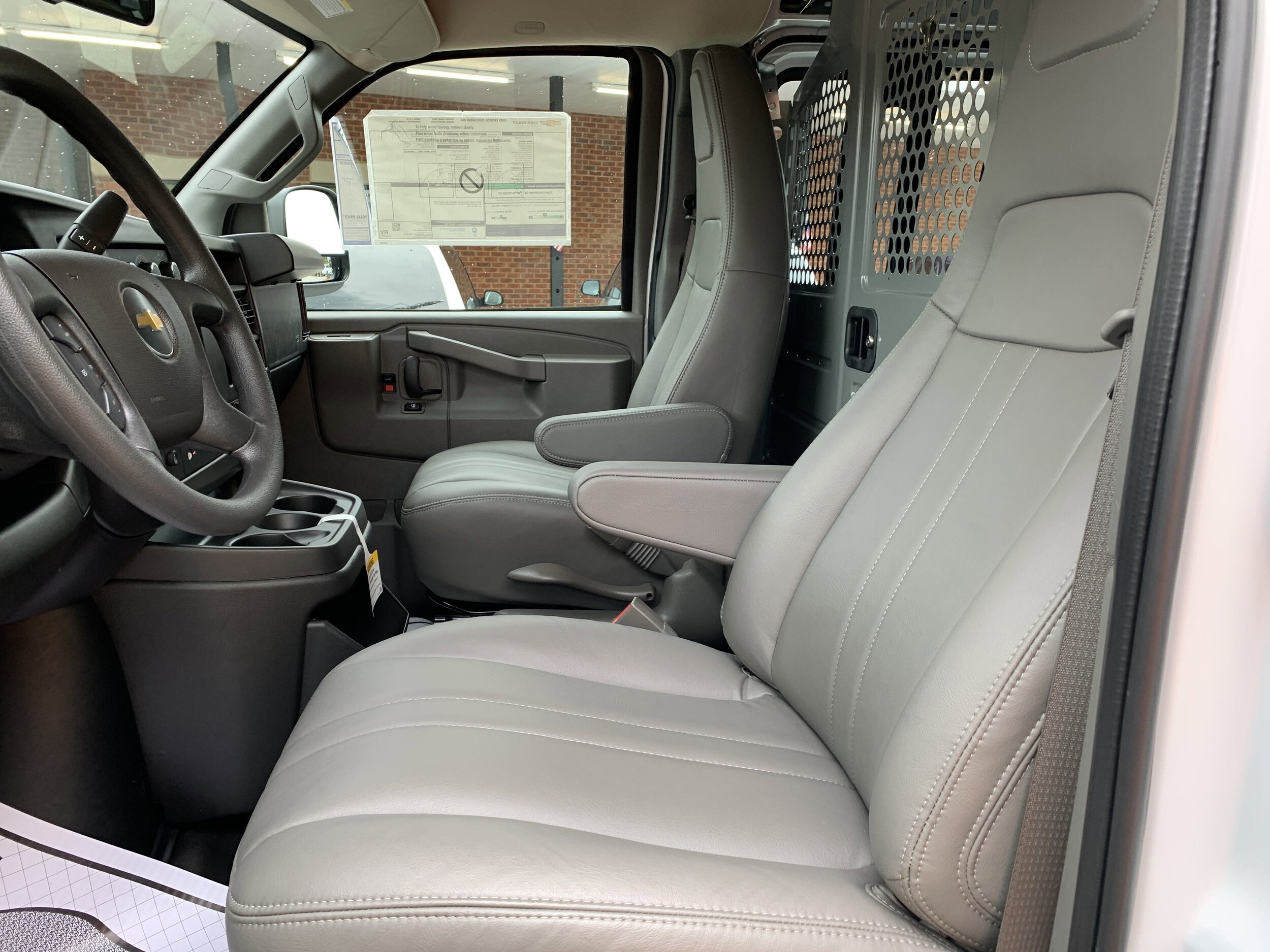 2025 Chevrolet Express Cargo Work Van - Photo 8