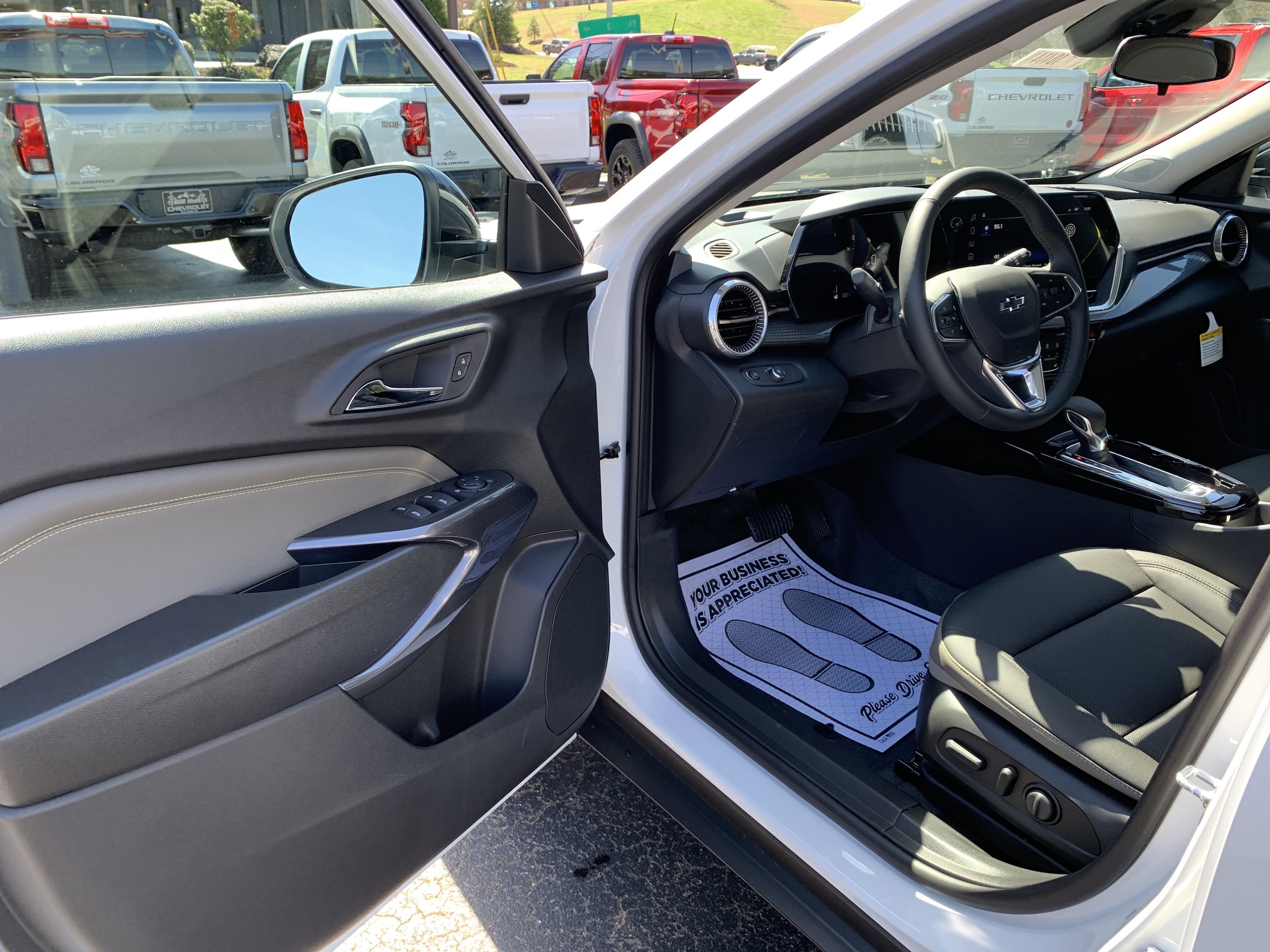 2026 Chevrolet Trax Activ - Photo 6