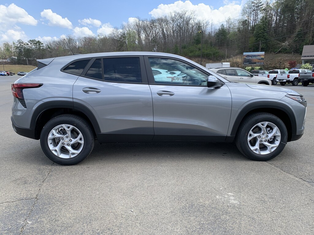 New 2026 Chevrolet Trax LS SUV