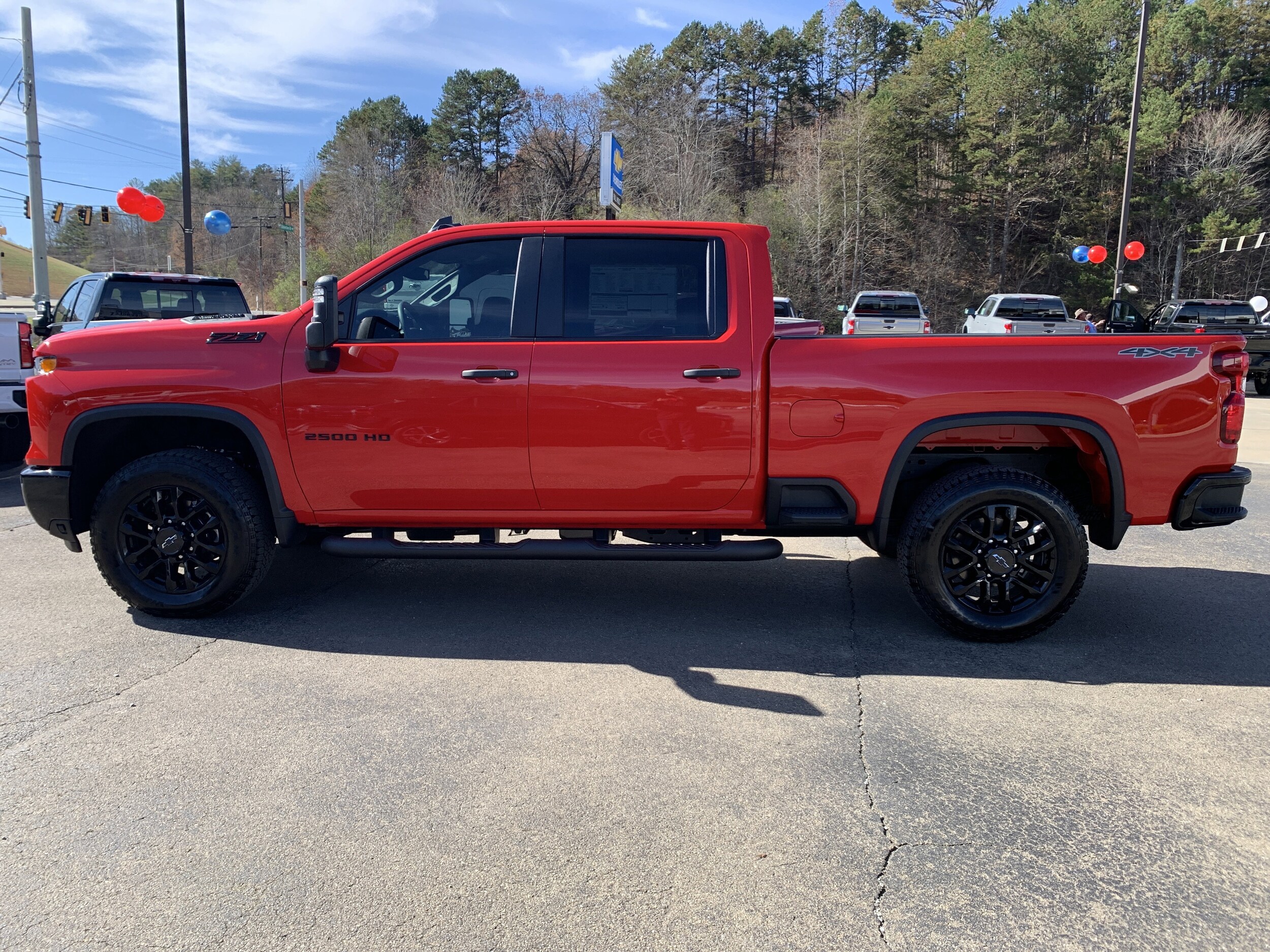 2025 Chevrolet Silverado 2500HD Custom photo 2