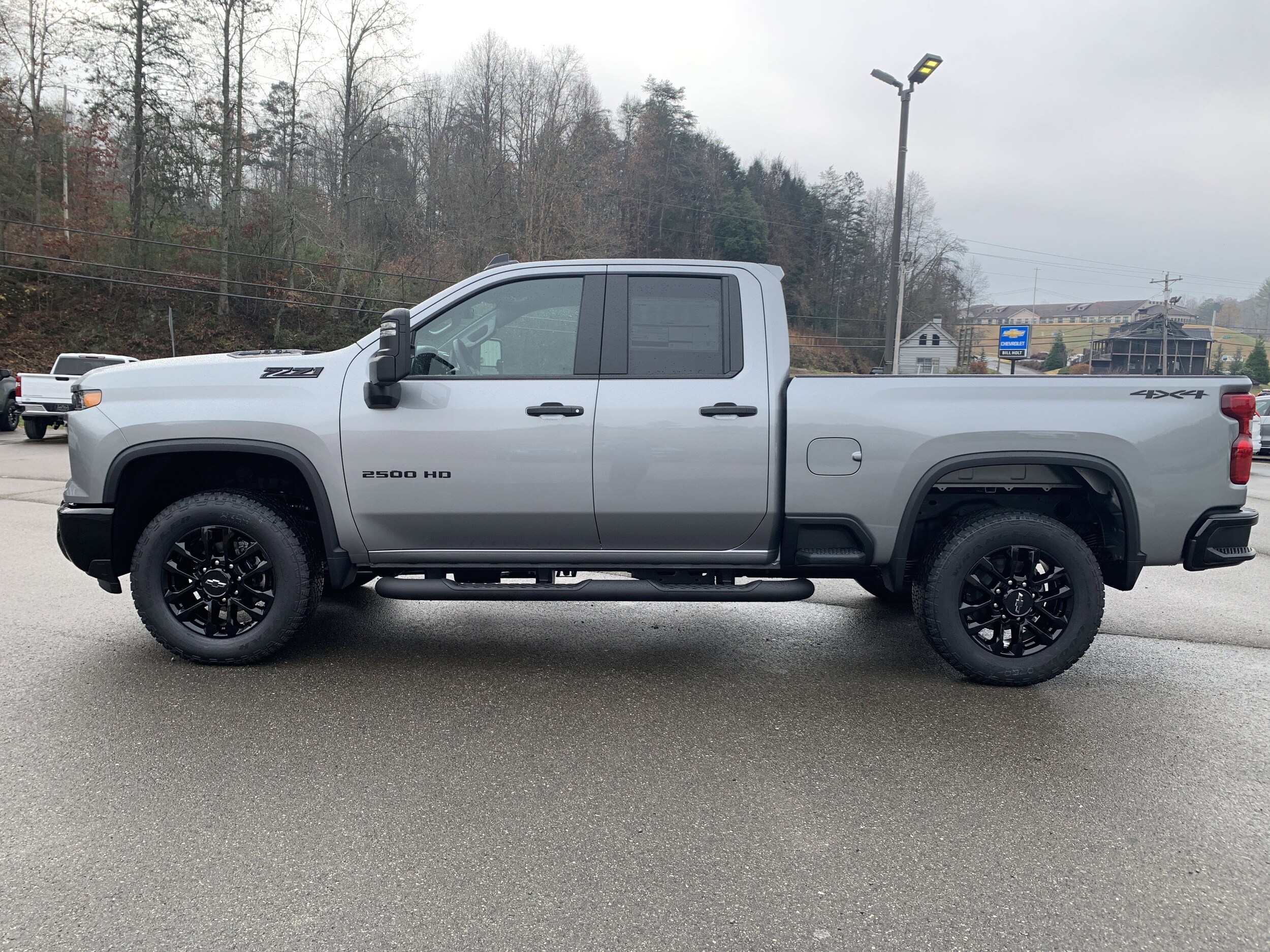 2026 Chevrolet Silverado 2500HD Custom photo 4