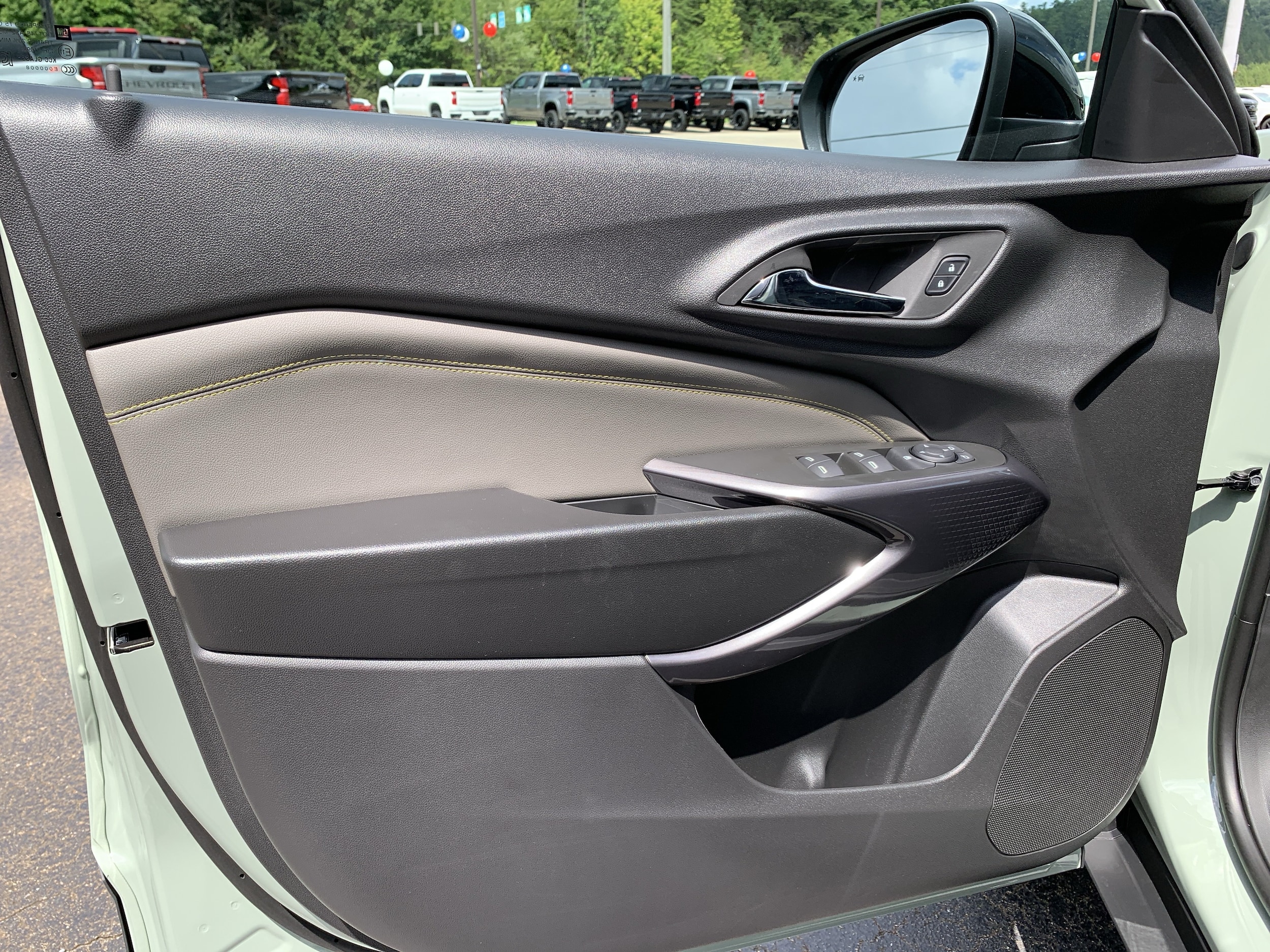 2026 Chevrolet Trax Activ - Photo 6