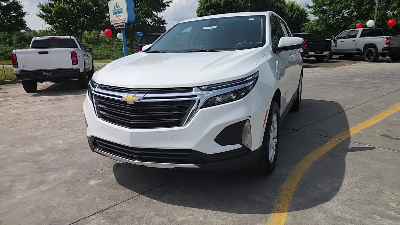 2024 Chevrolet Equinox LT photo 3