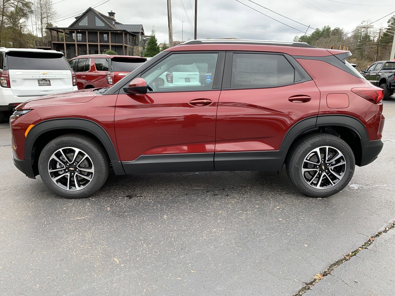 2025 Chevrolet Trailblazer LT photo 2