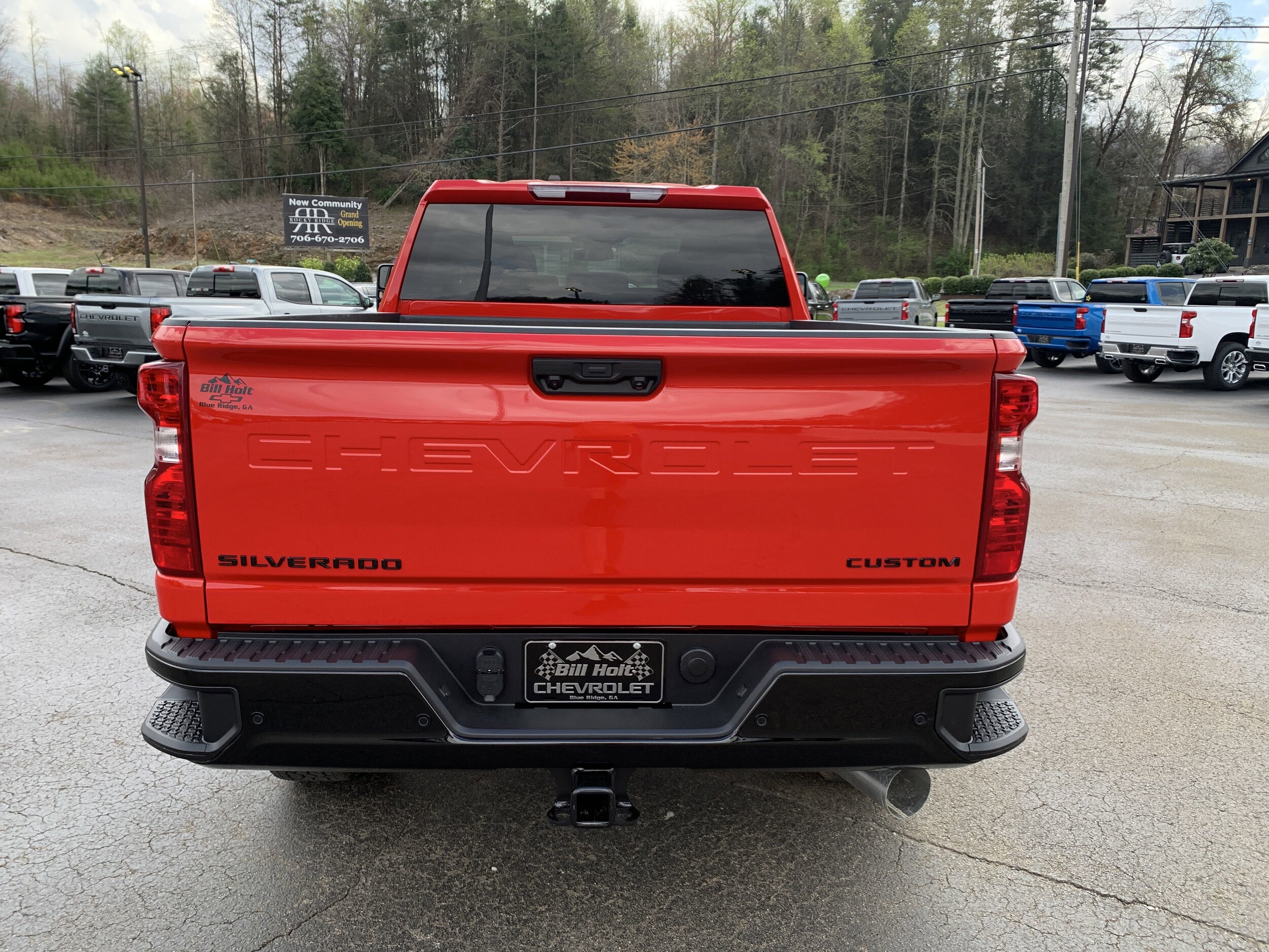 2025 Chevrolet Silverado 2500HD Custom photo 3