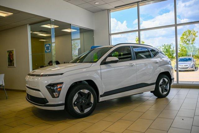 2025 Hyundai Kona Electric SEL photo 2