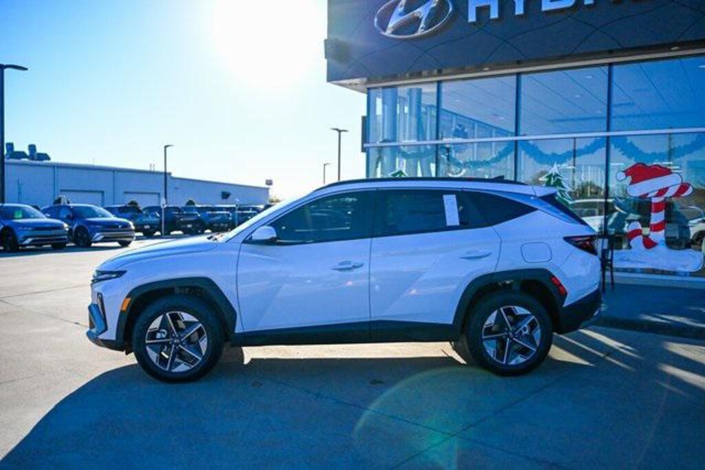 New 2026 Hyundai Tucson Hybrid SEL SUV