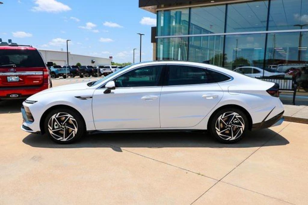 New 2025 Hyundai Sonata SEL Convenience Sedan