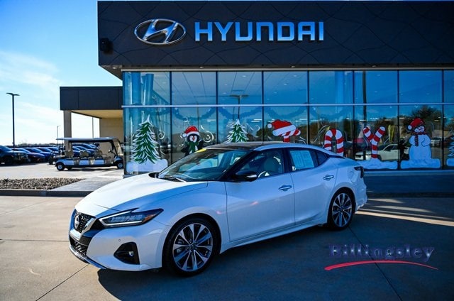 2023 Nissan Maxima Platinum's photo