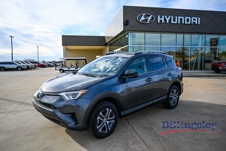 Used special  2018 Toyota RAV4 LE SUV for sale in Lawton, OK