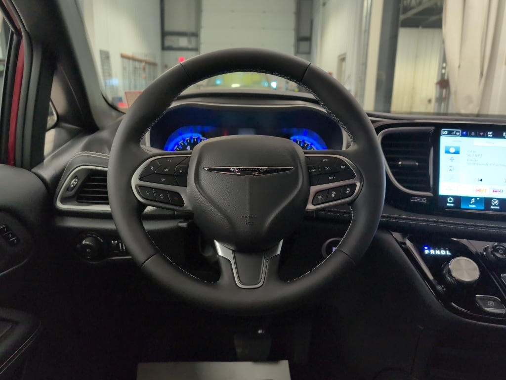 2026 Chrysler Pacifica Select - Photo 12