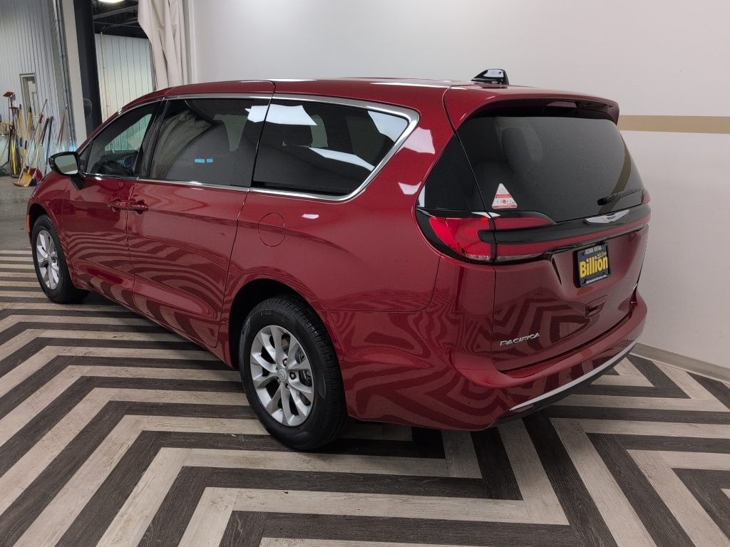 2026 Chrysler Pacifica Select - Photo 14