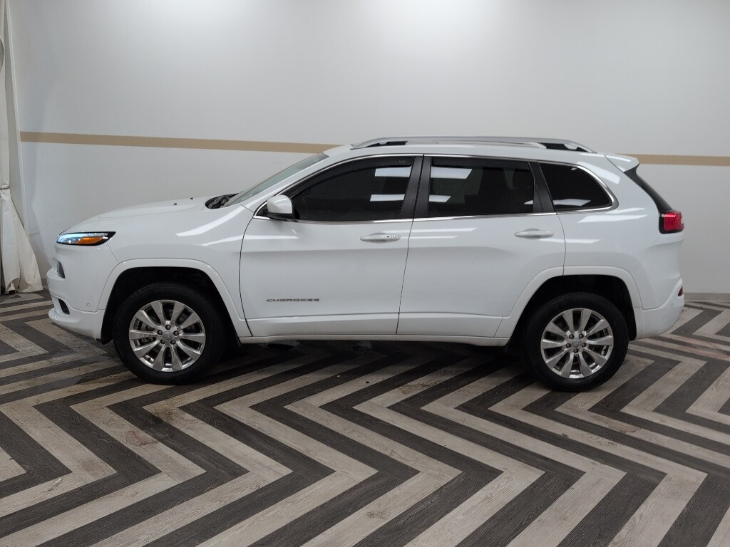 2017 Jeep Cherokee Overland photo 2