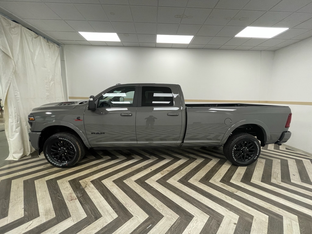 New 2026 Ram 2500 LIMITED CREW CAB 4X4 8' BOX Pickup