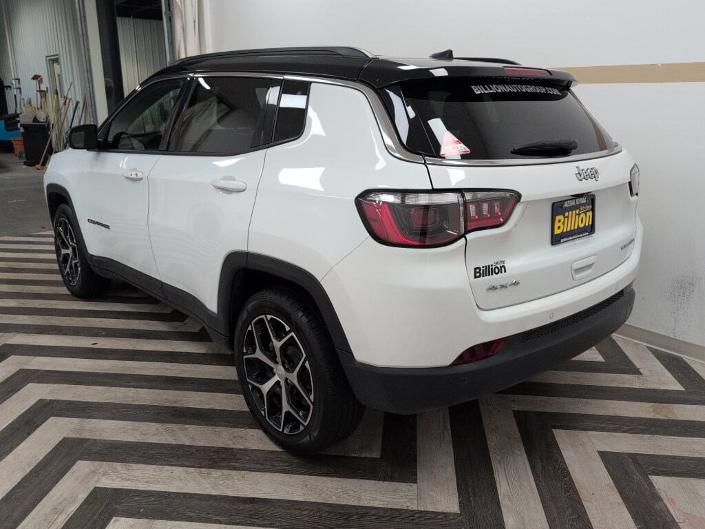2024 Jeep Compass Limited photo 3