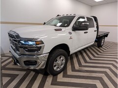 2025 Ram 3500 Chassis Cab 3500 TRADESMAN CREW CAB CHASSIS 4X4 60' CA Pickup