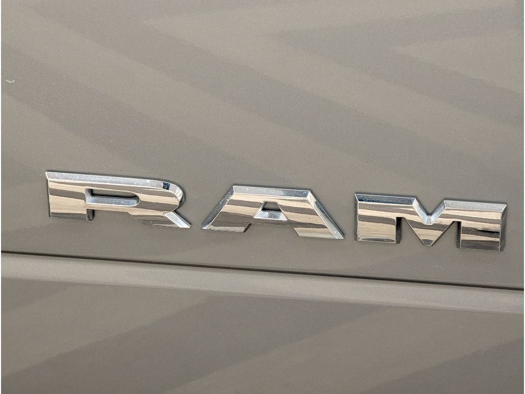 2022 Ram 3500 Big Horn photo 3
