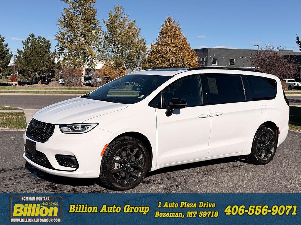 Used 2024 Chrysler Pacifica Touring L Van Passenger Van