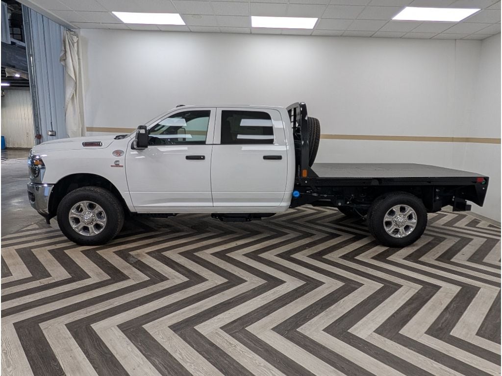 New 2025 Ram 3500 Chassis Cab 3500 TRADESMAN CREW CAB CHASSIS 4X4 60' CA Pickup