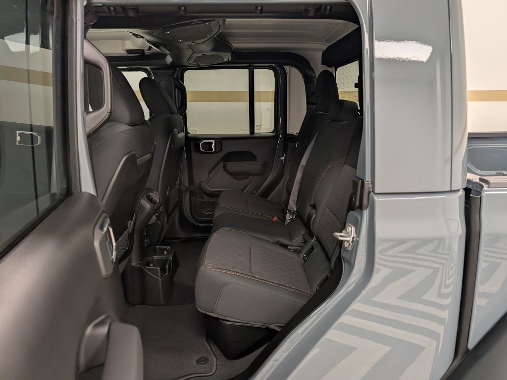 2026 Jeep Gladiator Mojave - Photo 8