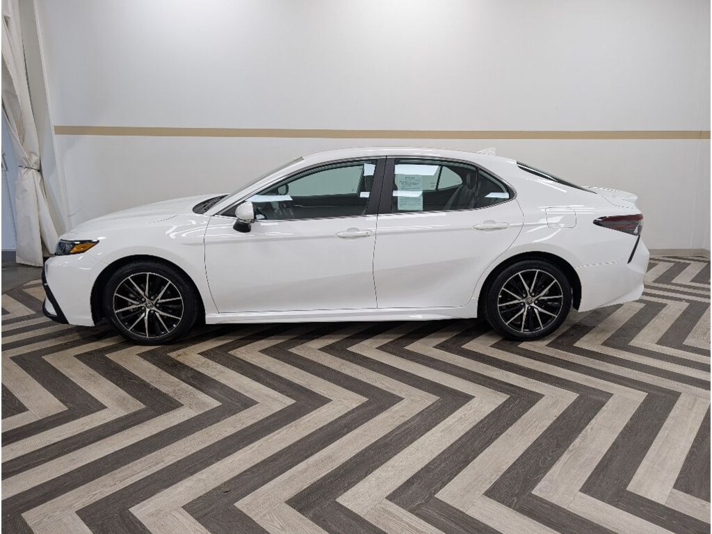Used 2021 Toyota Camry SE Sedan