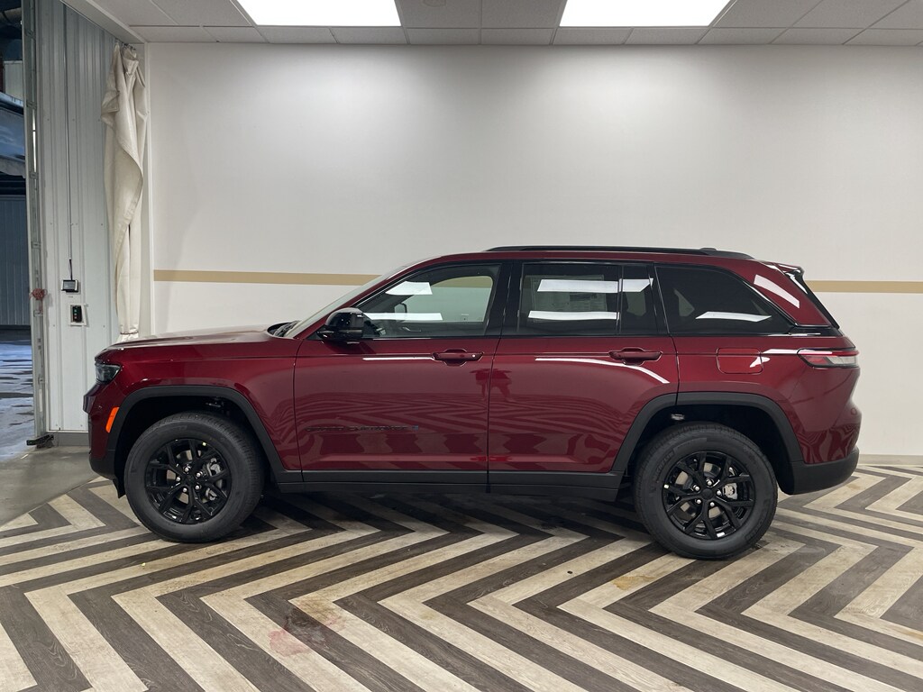 2025 Jeep Grand Cherokee Altitude photo 2