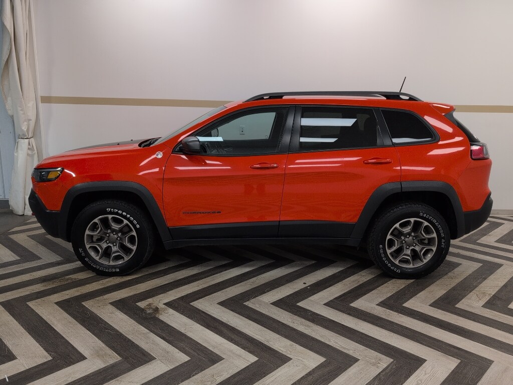 2021 Jeep Cherokee Trailhawk photo 2