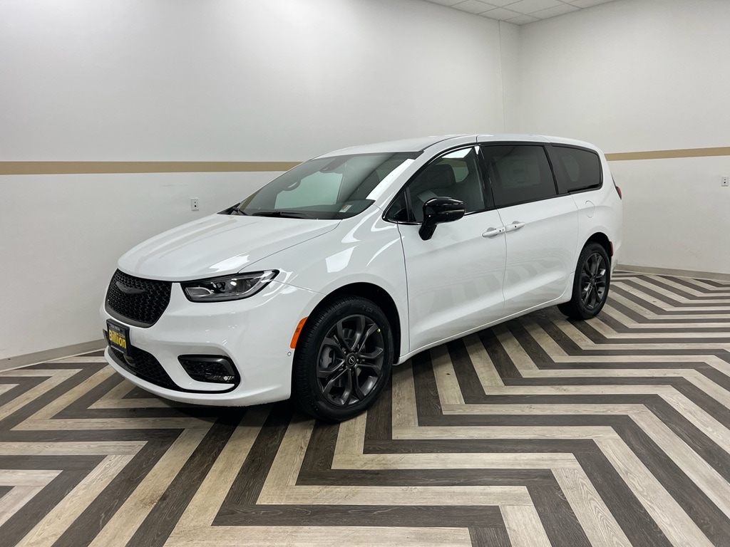 2026 Chrysler Pacifica Select AWD's photo