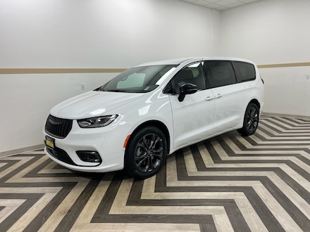 2026 Chrysler Pacifica SELECT AWD Passenger Van