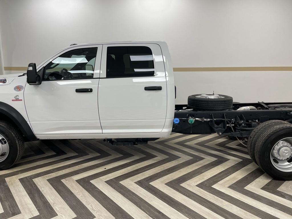 New 2025 Ram 5500 Chassis Cab 5500 TRADESMAN CHASSIS CREW CAB 4X4 60' CA Pickup