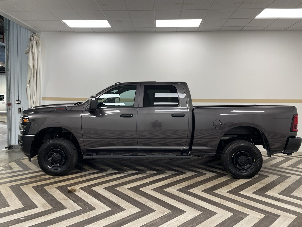 2026 Ram 2500 Tradesman photo 2