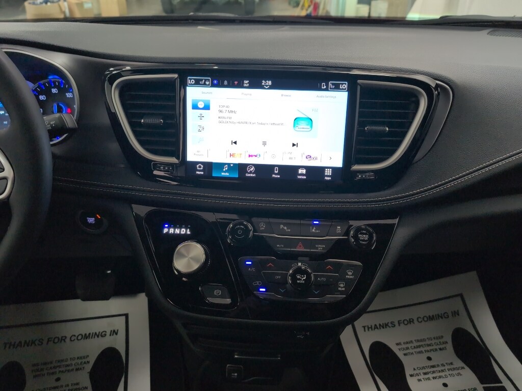 2026 Chrysler Pacifica Select - Photo 13