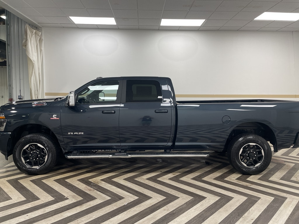 New 2026 Ram 3500 LARAMIE CREW CAB 4X4 8' BOX Pickup
