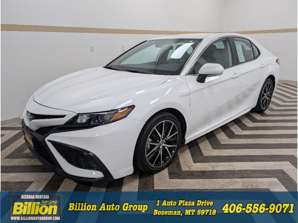 Used 2021 Toyota Camry SE Sedan