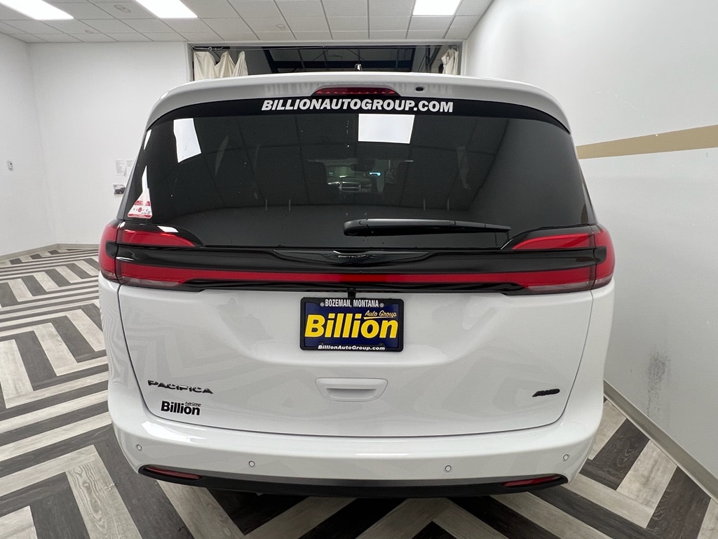 2026 Chrysler Pacifica Select - Photo 15
