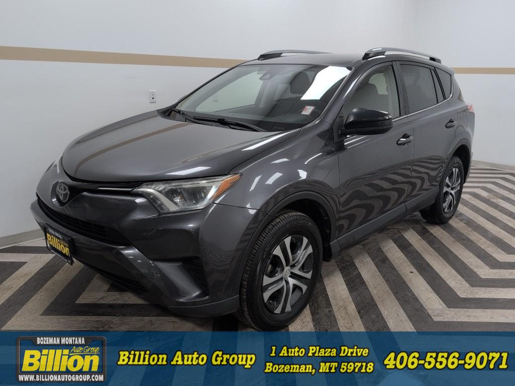 2018 Toyota RAV4 LE's photo