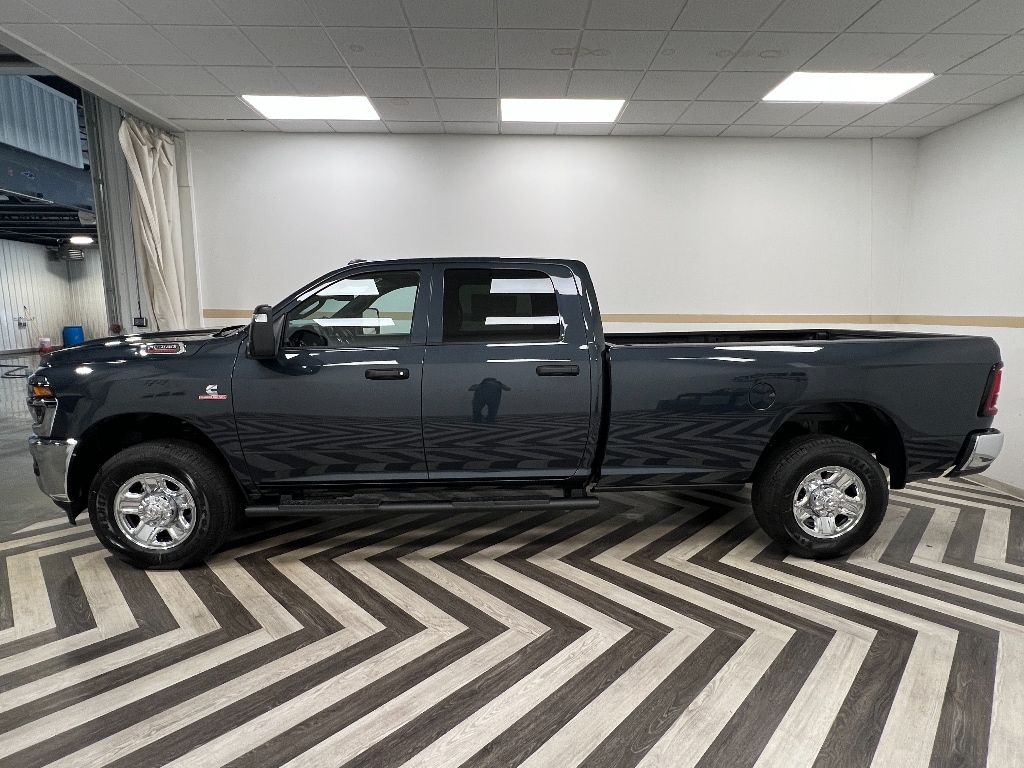 New 2026 Ram 3500 TRADESMAN CREW CAB 4X4 8' BOX Pickup