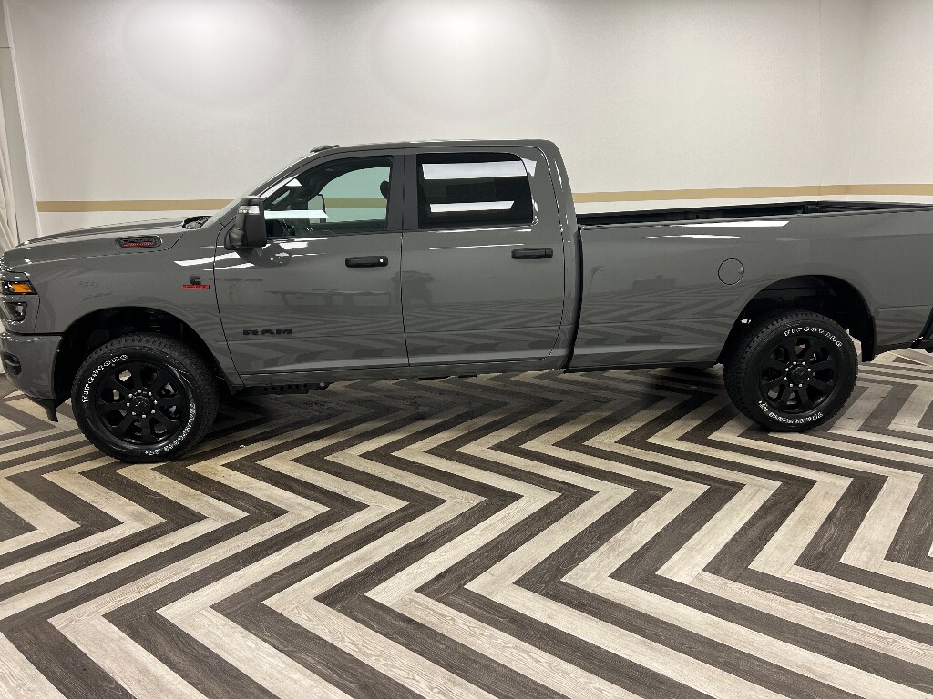 New 2026 Ram 3500 BIG HORN CREW CAB 4X4 8' BOX Pickup