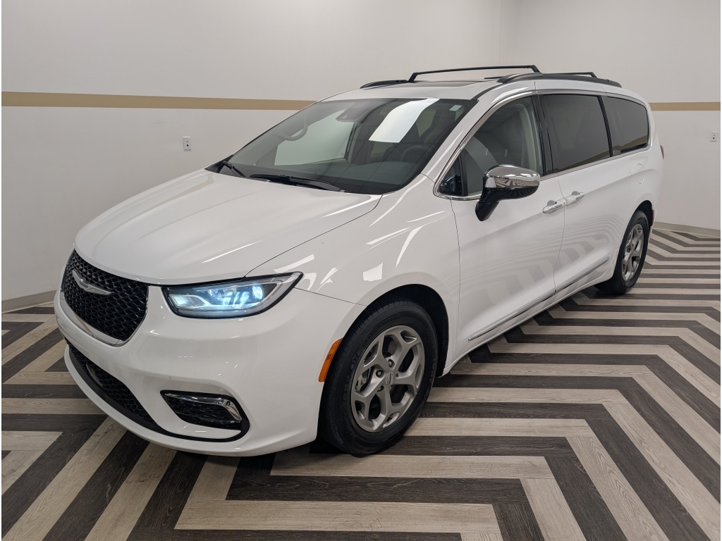 Used 2023 Chrysler Pacifica Limited Van Passenger Van