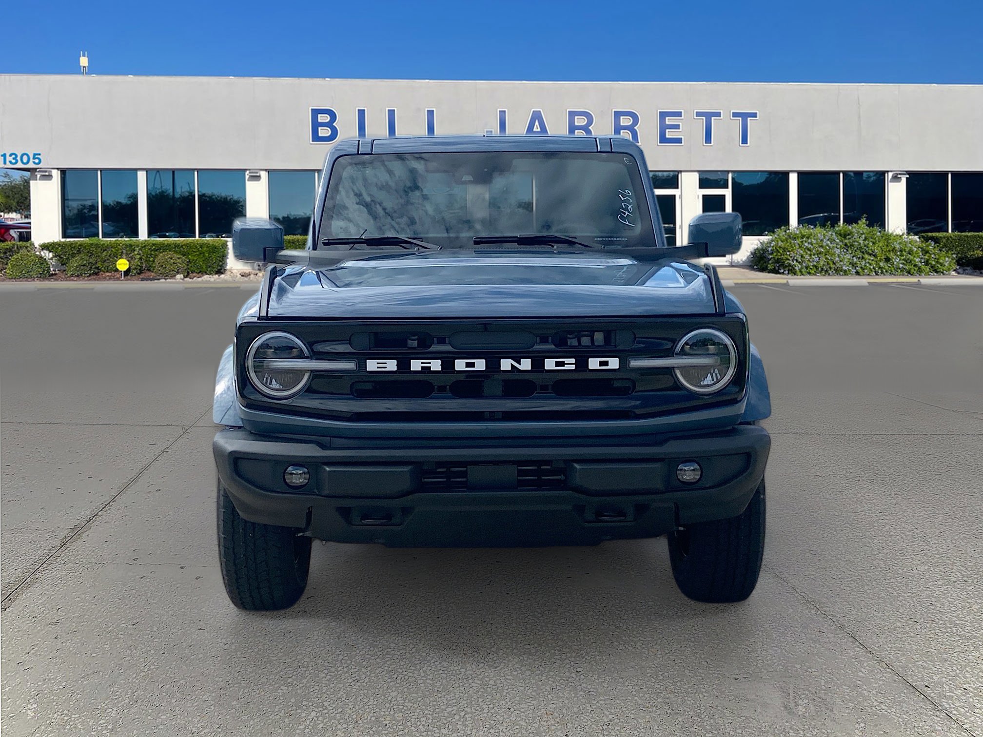 2025 Ford Bronco Outer Banks photo 2