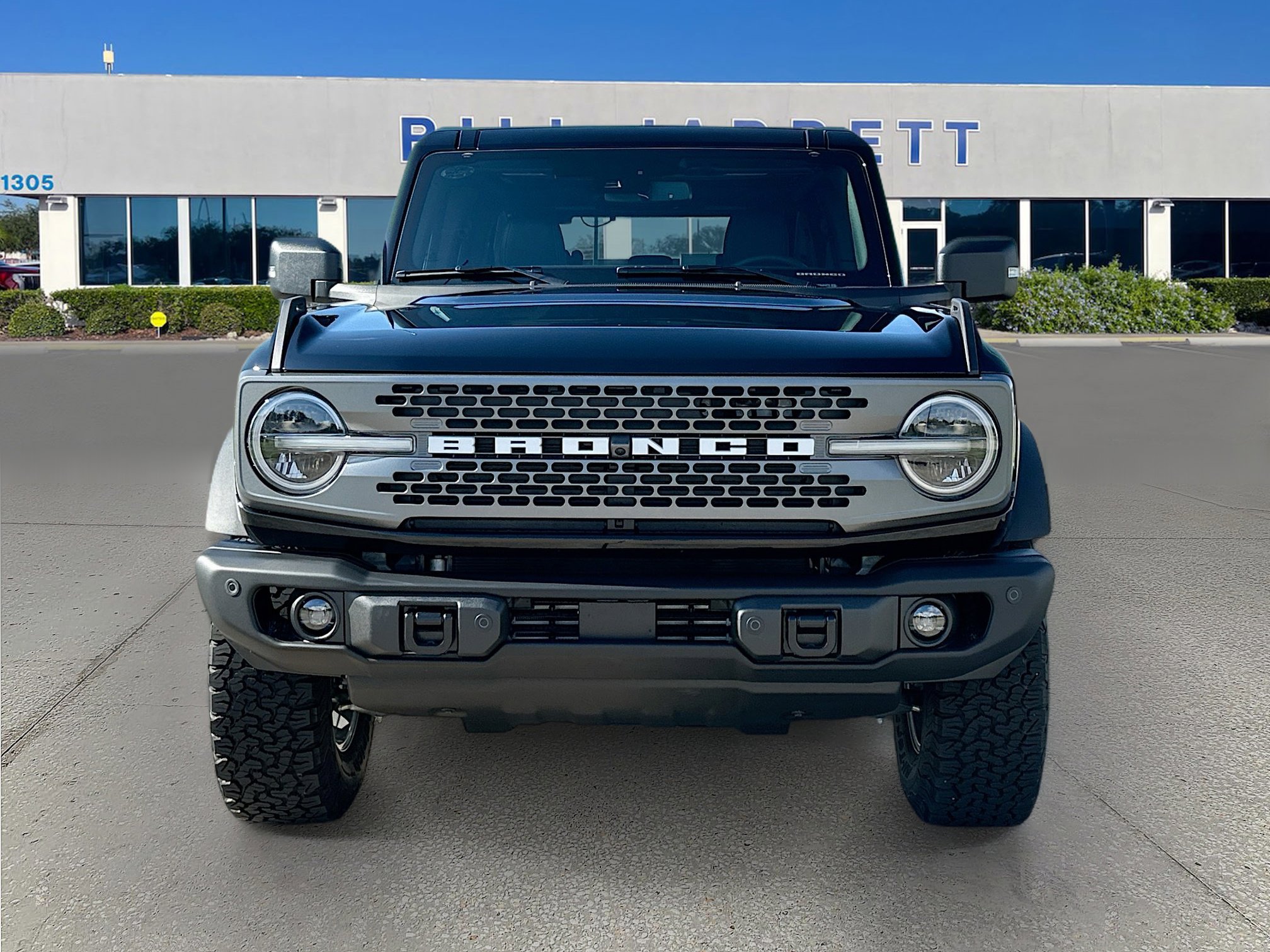 2025 Ford Bronco Badlands photo 2