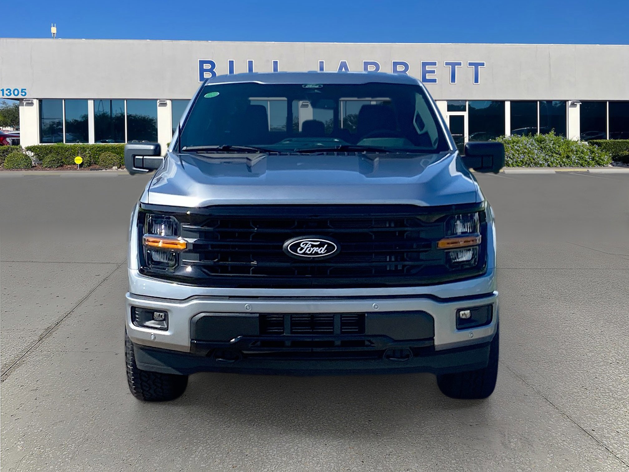 2025 Ford F-150 XLT photo 2