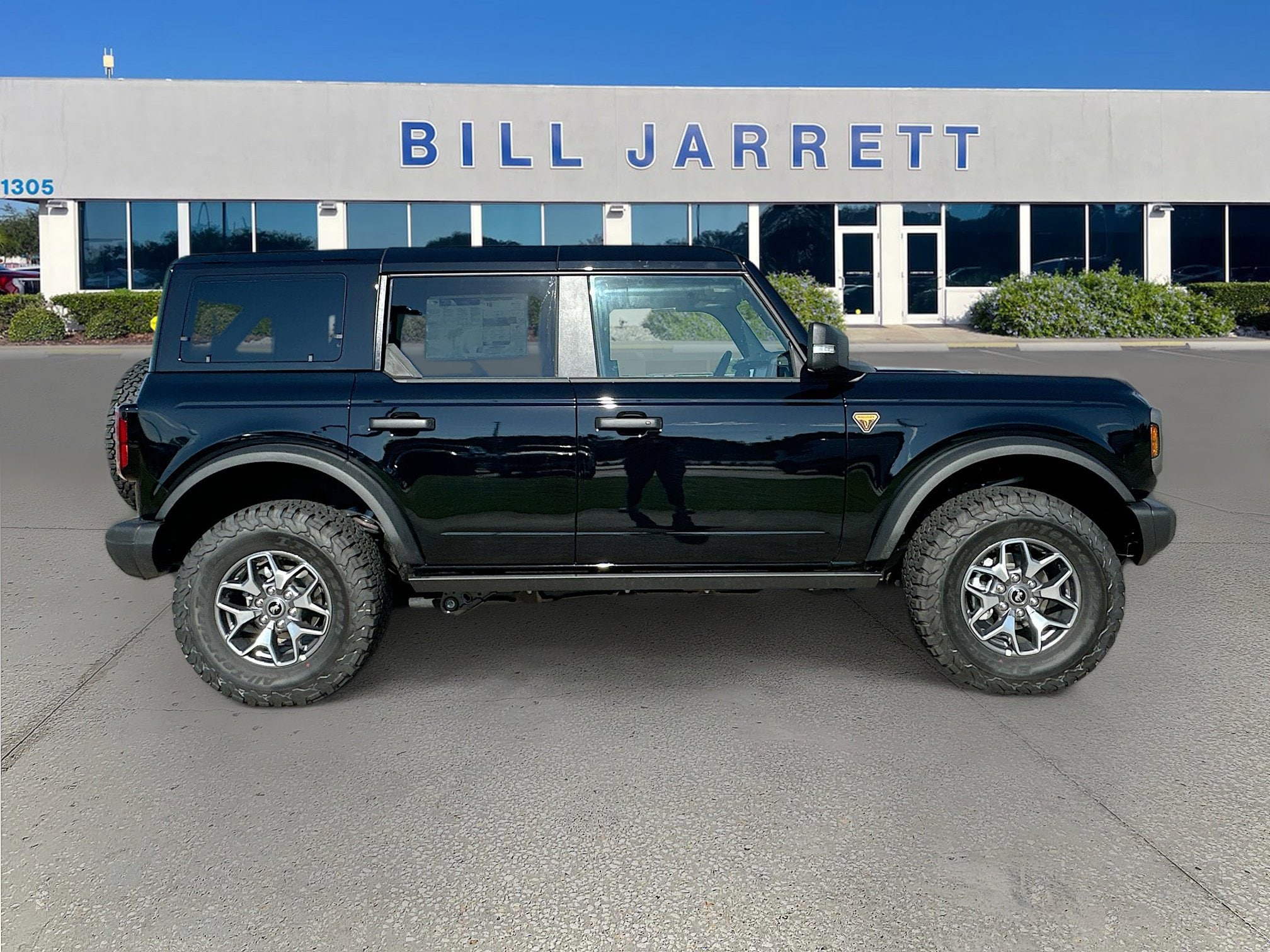 2025 Ford Bronco Badlands photo 3