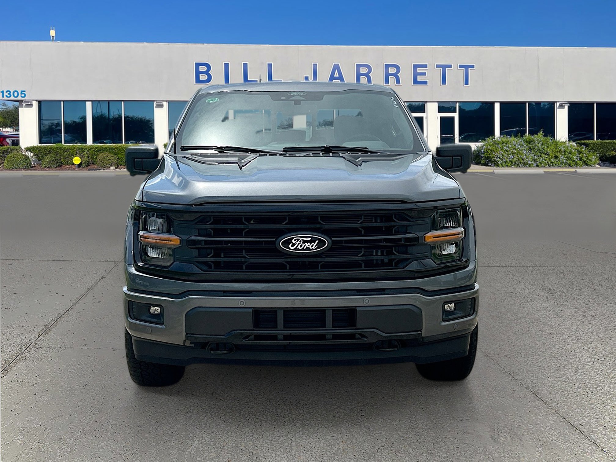 2025 Ford F-150 XLT photo 2