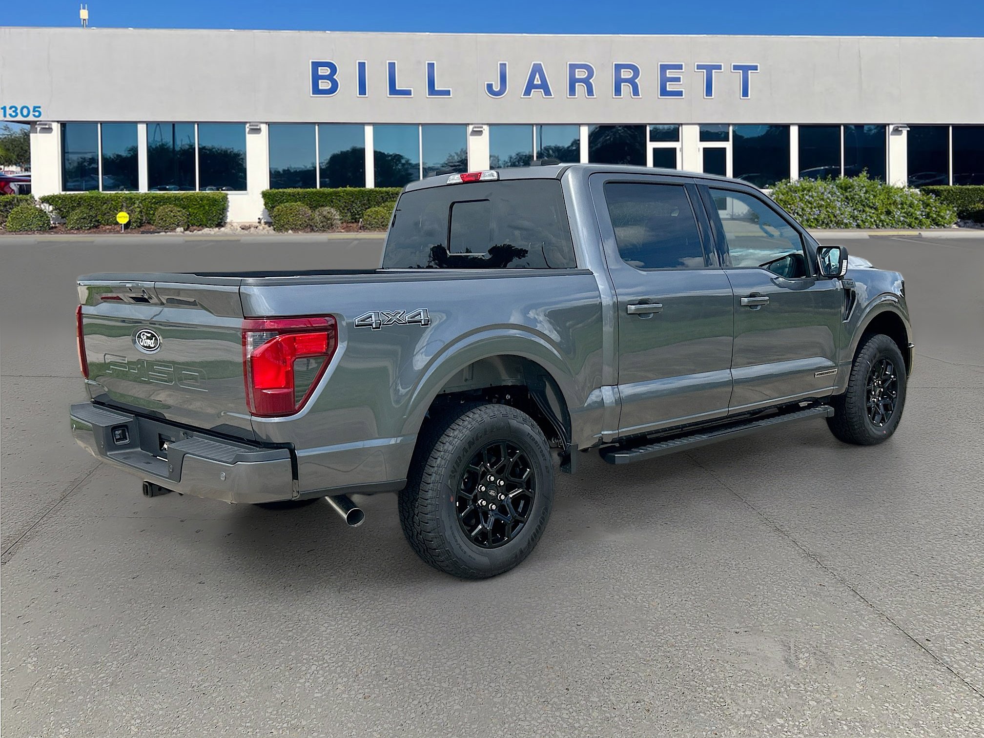 2025 Ford F-150 XLT photo 3