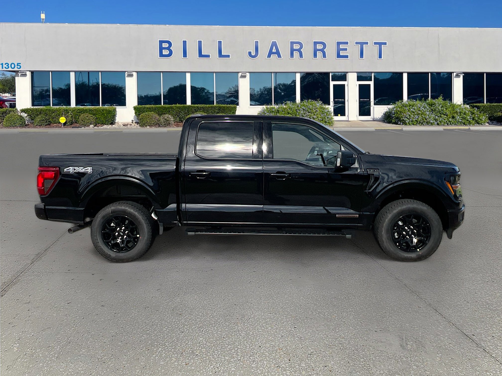 2025 Ford F-150 XLT photo 3